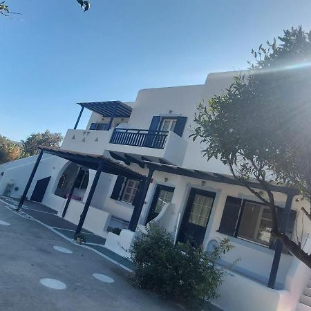 Ο Μπαξεσ Apartamento Livadi  Exterior foto