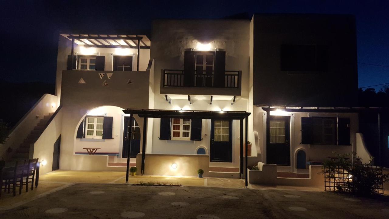 Ο Μπαξεσ Apartamento Livadi  Exterior foto