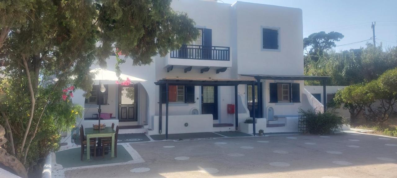 Ο Μπαξεσ Apartamento Livadi  Exterior foto