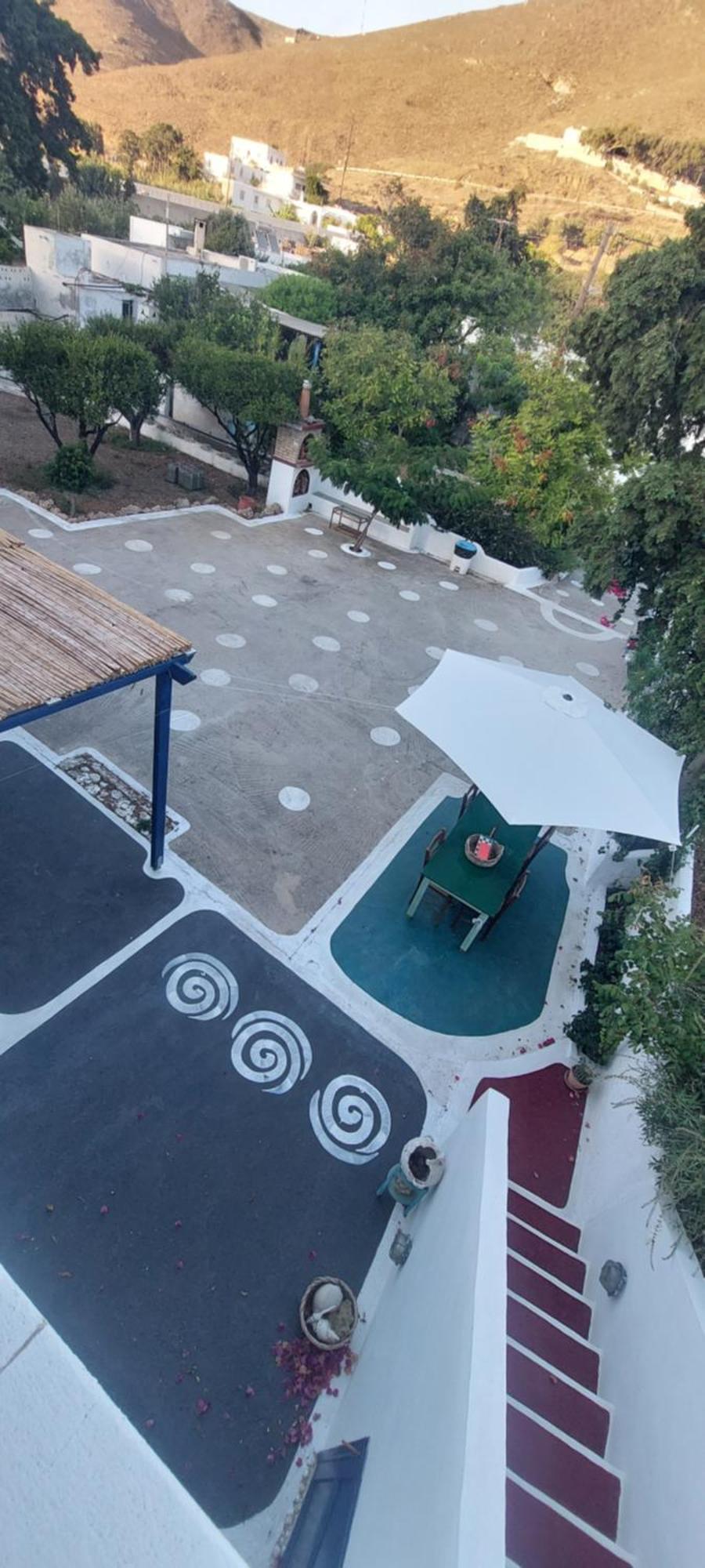 Ο Μπαξεσ Apartamento Livadi  Exterior foto